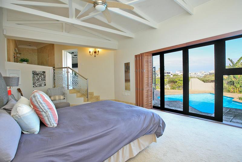 4 Bedroom Property for Sale in Bloubergstrand Western Cape